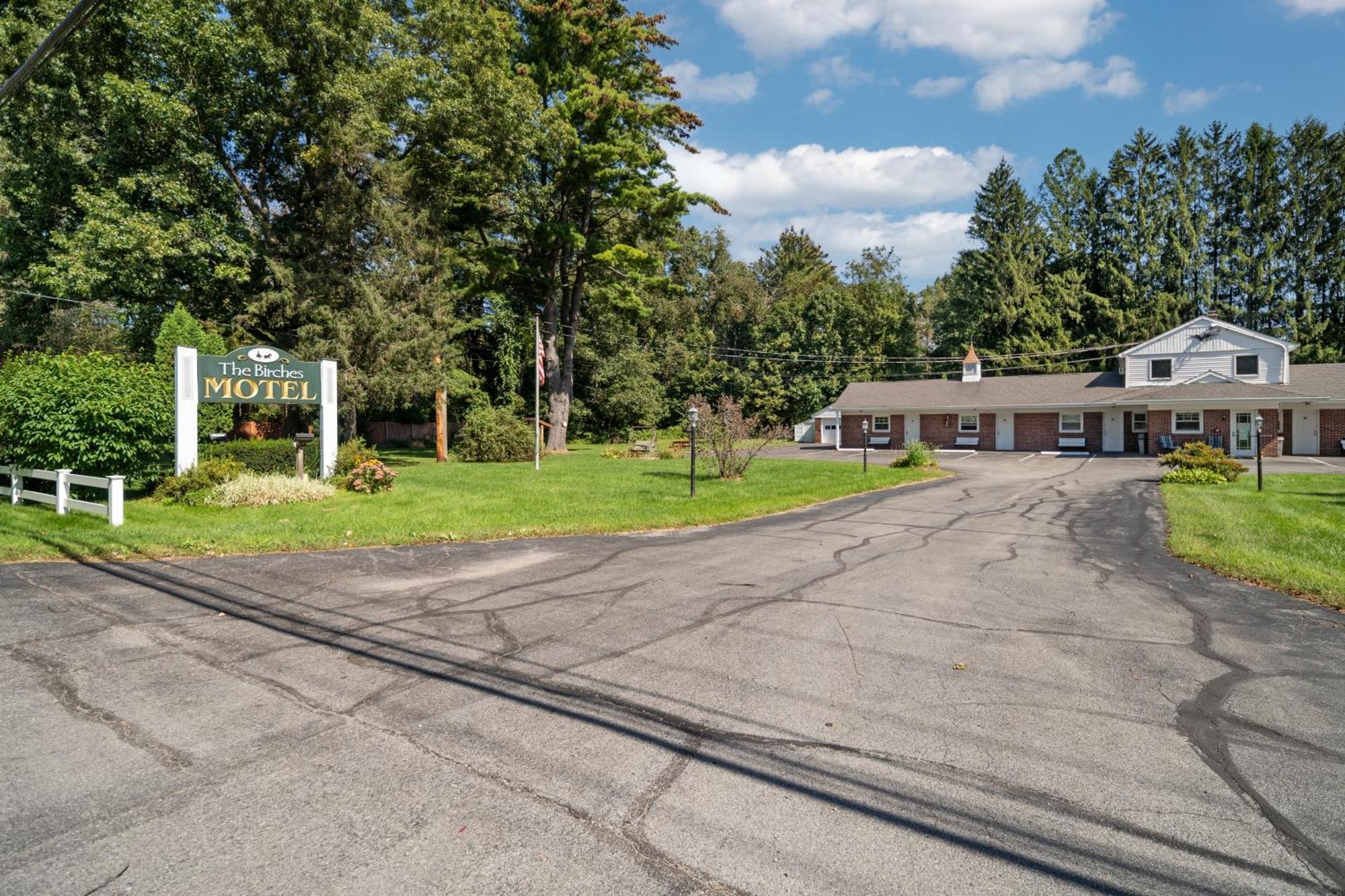 Birches Motel Саратога Спрингс Екстериор снимка